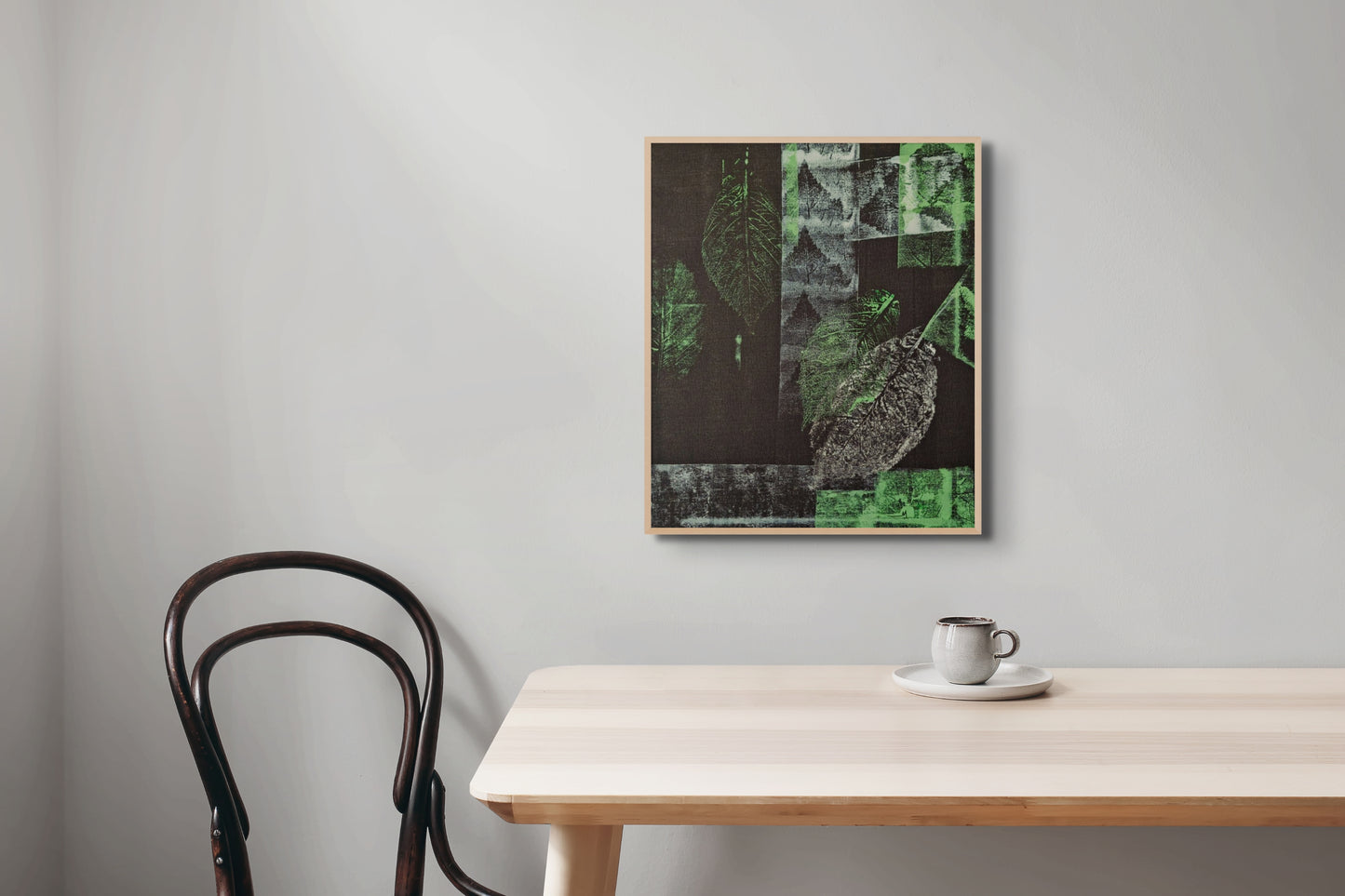 Koku lapām ēna ir balta.